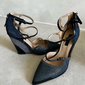 KENNETH COLE wedge heel size 9 ONE OF A KIND SAMPLE navy gray NWOT